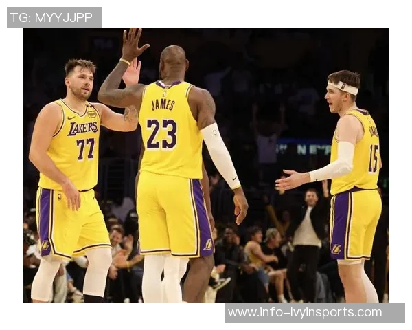 东契奇与詹姆斯争辉里夫斯爆发助湖人战胜灰熊